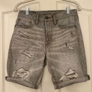 Mens American Eagle size 28 shorts.